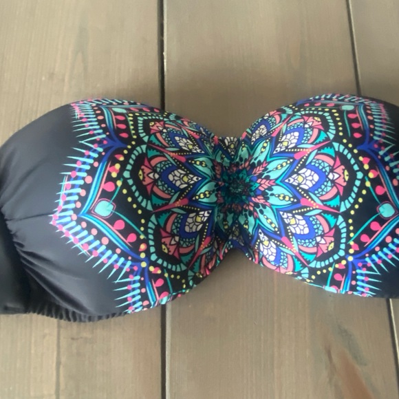 La vie en rose bikini.  Small bandeau top, medium bottoms. Never worn. - Picture 3 of 3